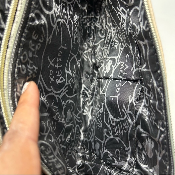 Betsy Johnson double zip wristlet *broken zipper* - Picture 7 of 10